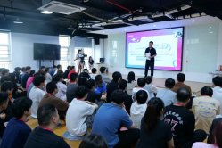 火蝠電商怎么樣？運(yùn)營部新人成長分享會：激勵奮斗，追求卓越！